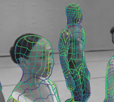 Photo de danseurs en noir et blanc. Les silhouettes sont cadrillées en vert, à la main