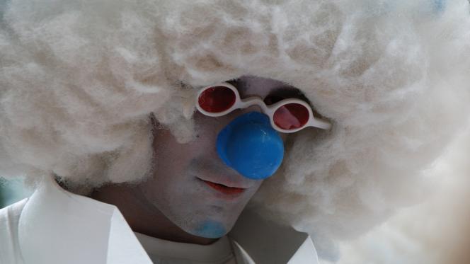 Clown au nez bleu