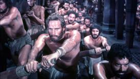 Extrait de ben-Hur - Esclaves ramant dans une galère.