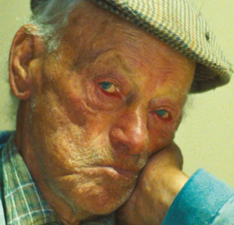 Portrait couleur d'un paysan